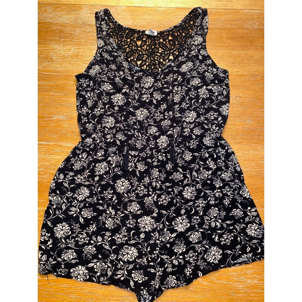 Black & White Floral Lace Crochet Romper By Cape Juby In Size Large